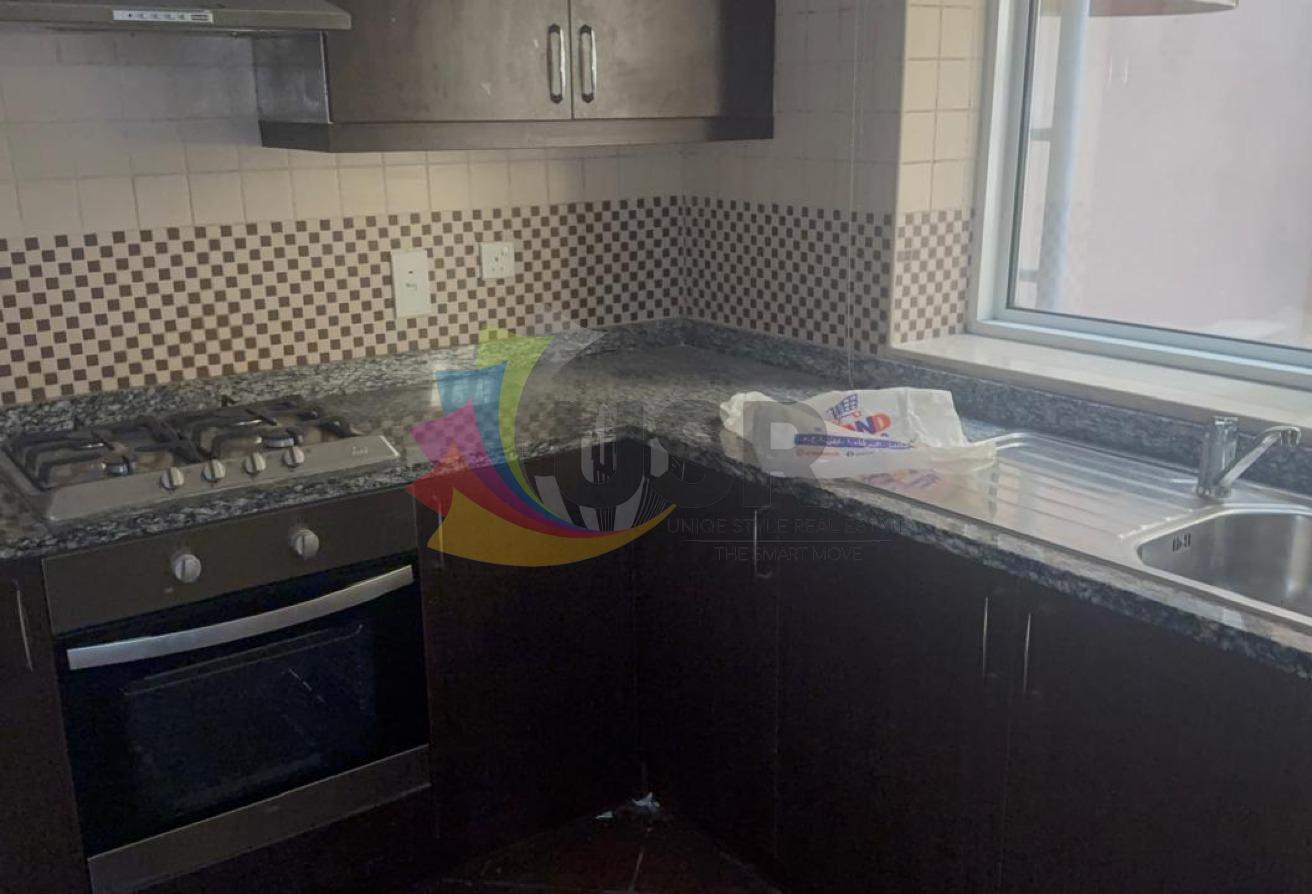 INDEPENDENT 4BHK W/ MAID ROOM | 2 PARKINGS | 325K photo 9