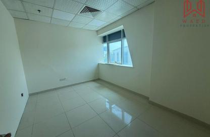 Office Space - Studio - 1 Bathroom for rent in Al Khabisi - Deira - Dubai