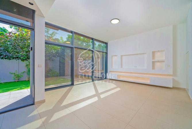 74258607 - Property Image 3