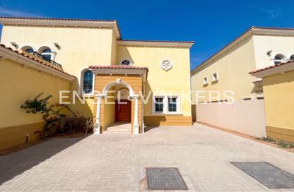 Villa - 3 Bedrooms - 4 Bathrooms for rent in District 5 - Jumeirah Park - Dubai