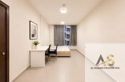 Apartment - 1 Bathroom for rent in Al Souk Al Kabeer - Bur Dubai - Dubai