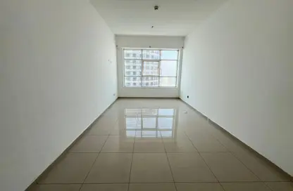 Apartment - 2 Bedrooms - 2 Bathrooms for rent in Al Khan Corniche - Al Khan - Sharjah