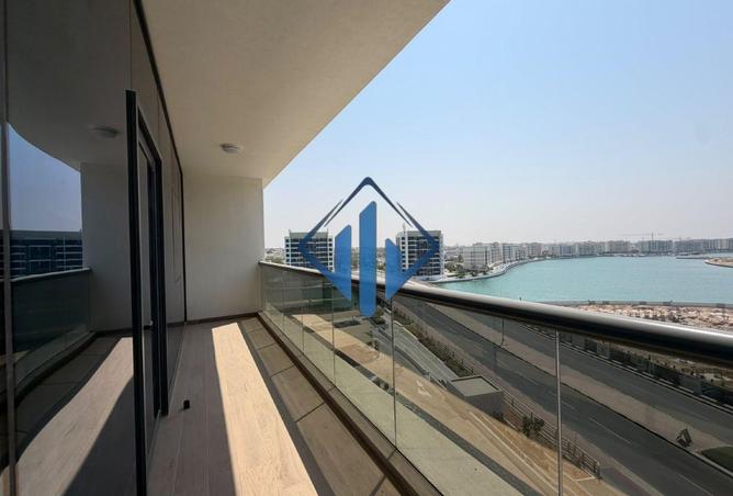 High Floor-Water View-Ready to move in-Hot Price