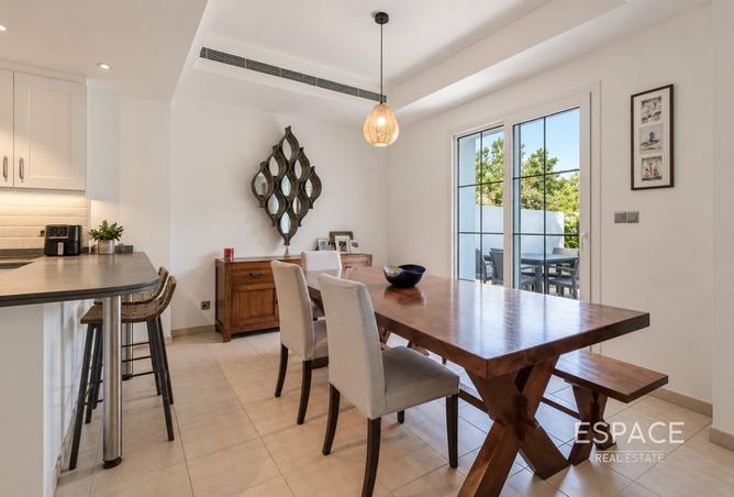 3-bed villa in Alma 1 · Upgraded — photo 4
