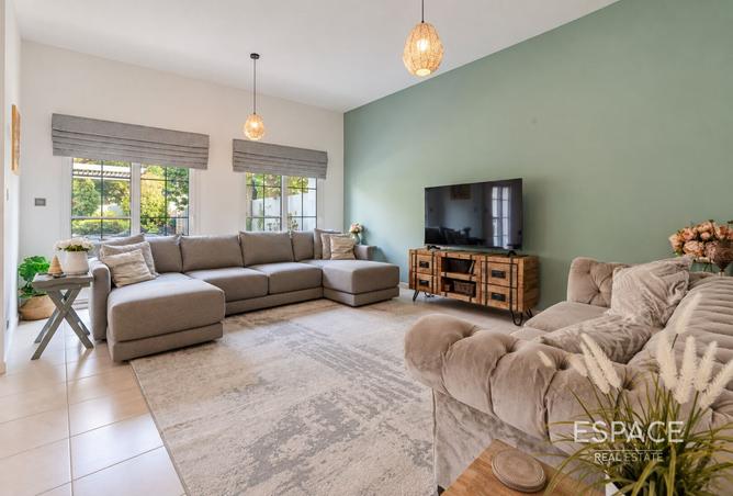 3-bed villa in Alma 1 · Upgraded — photo 2