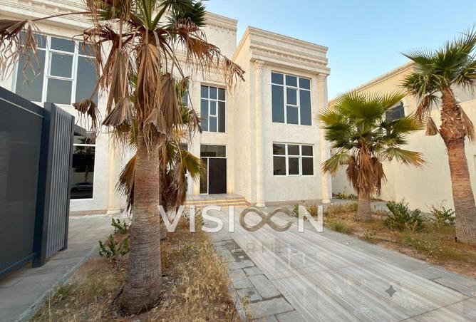 136574229 - Property Image 2