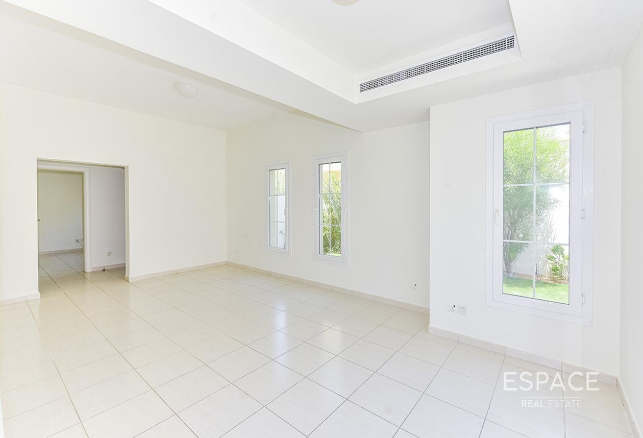 Multiple Cheques | Vacant Now | Balcony photo 5