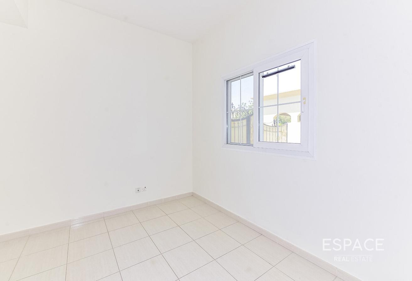Multiple Cheques | Vacant Now | Balcony photo 3