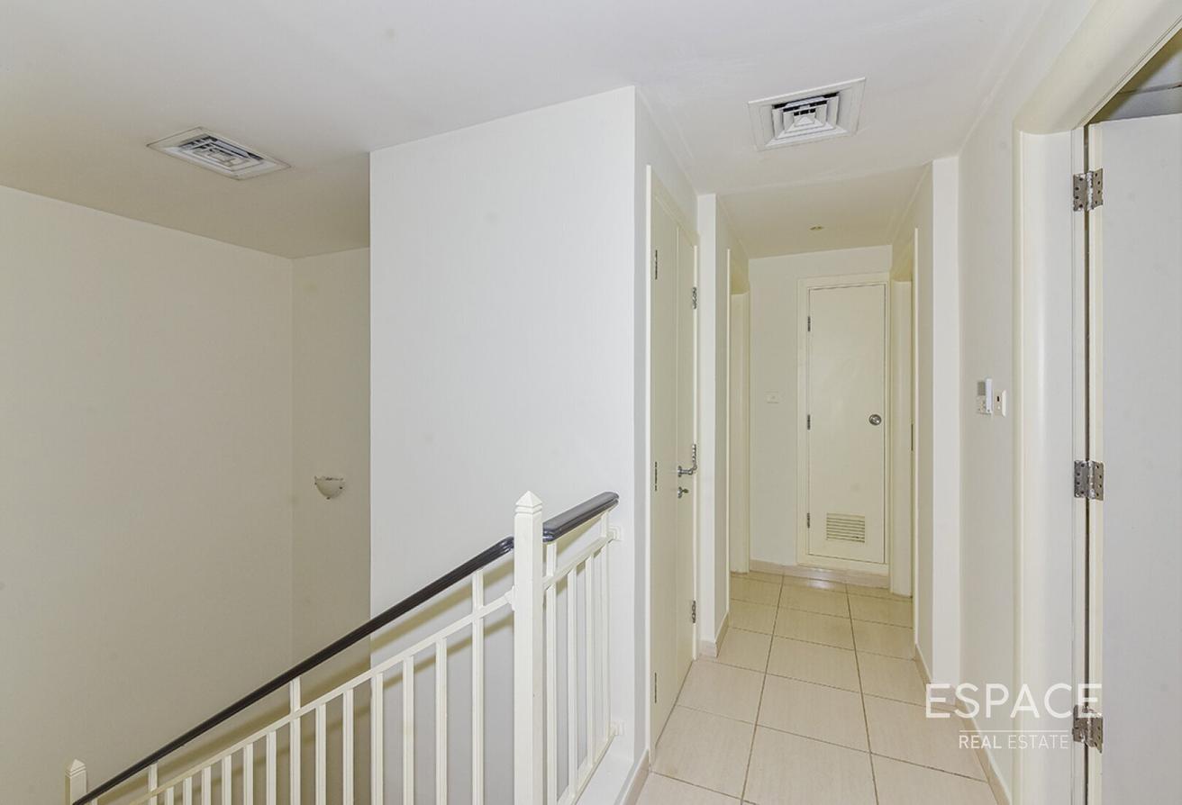 Multiple Cheques | Vacant Now | Balcony photo 16