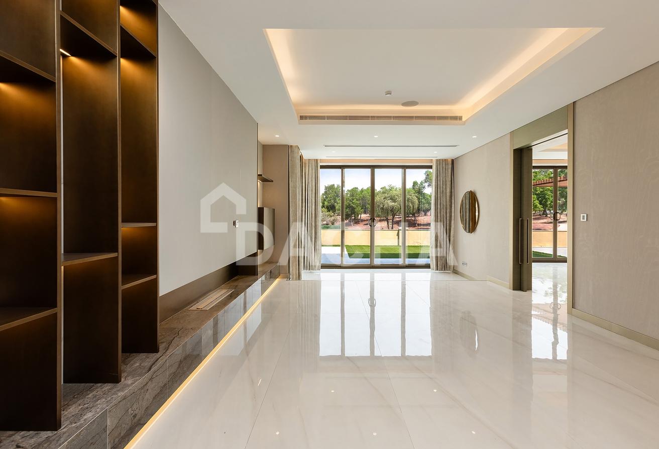 Luxury Family Home | Full Golf Views photo 10