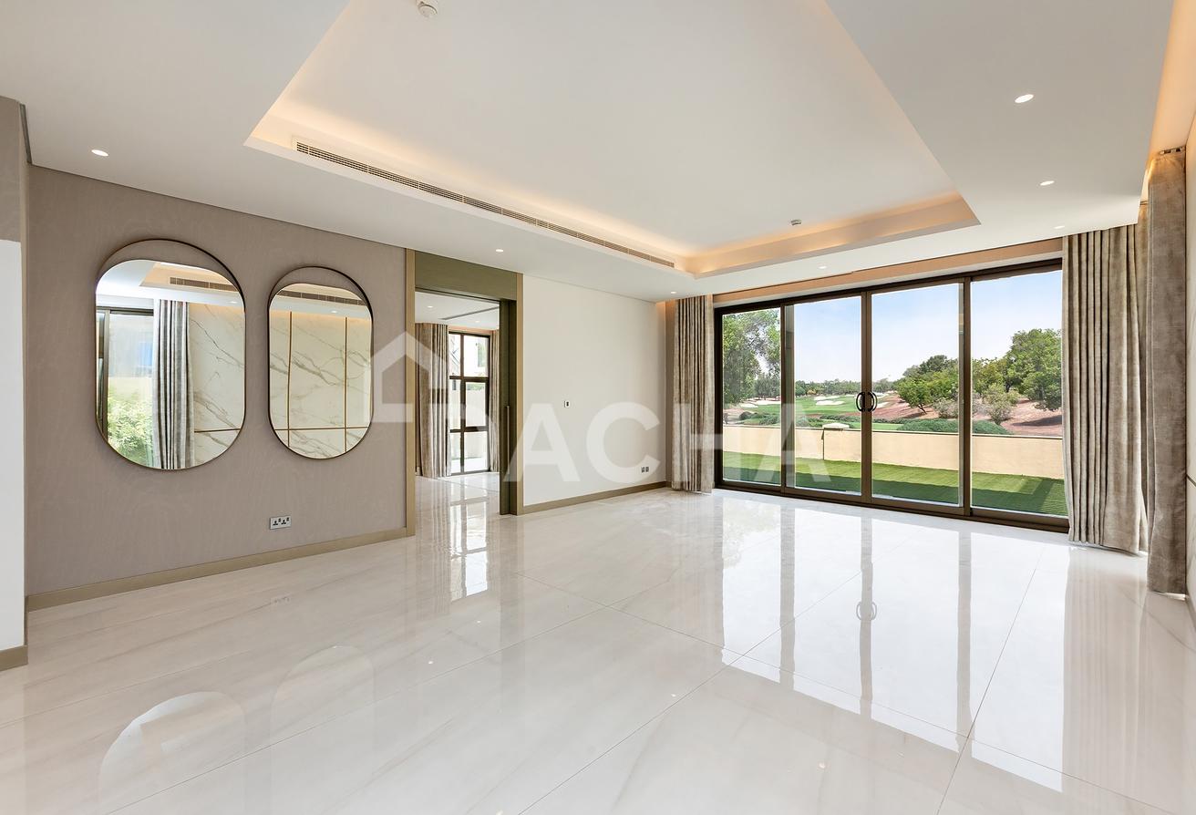 Luxury Family Home | Full Golf Views photo 14
