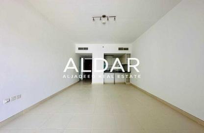 Apartment - 2 - 3 for rent in Oxford Building - District 14 - Jumeirah Village Circle - Dubai