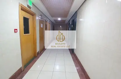 شقة - 2 غرف نوم - 2 حمامات للايجار في 3 زاخر تاور - أبراج زاخر - التعاون - الشارقة