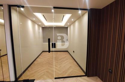 Office Space - Studio for rent in The Regal Tower - Business Bay - Dubai