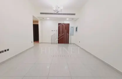Apartment - 2 Bedrooms - 2 Bathrooms for rent in Yasmeen Building - Al Jaddaf - Dubai