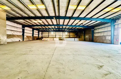 Warehouse - Studio for sale in Phase 1 - Dubai Investment Park (DIP) - Dubai