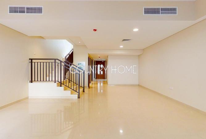 94012843 - Property Image 2