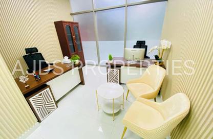 Office Space - Studio - 1 Bathroom for rent in Red Avenue - Al Garhoud - Dubai