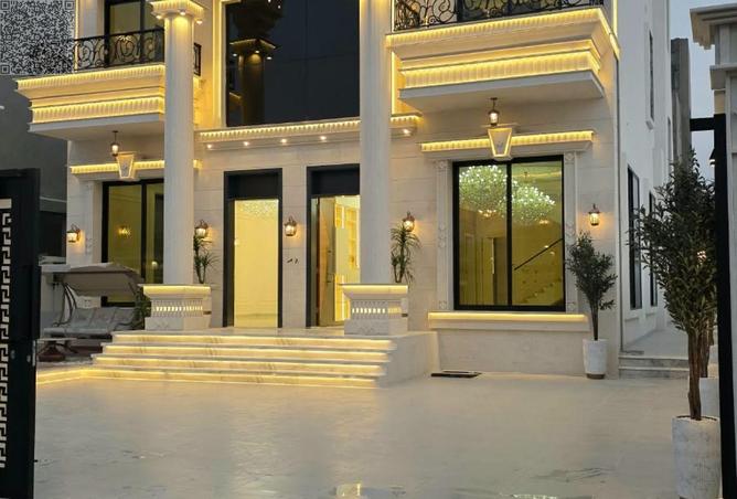 5 Master Bedrooms | Private Pool | 5,000 Sq. Ft.