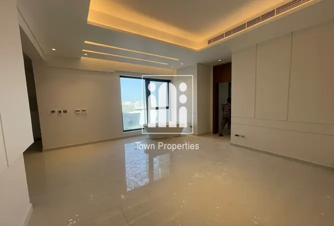 165502407 - Property Image 2