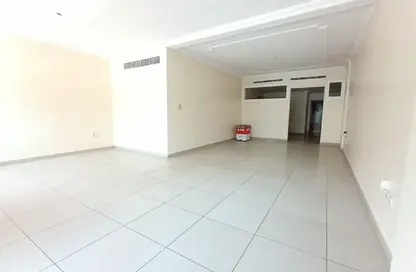 شقة - 3 غرف نوم - 4 حمامات للايجار في شارع 64 ​ - النهدة - الشارقة