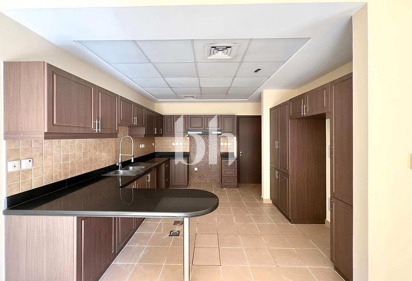 Spacious Unfurnished Villa Contemporary | Secured photo 7