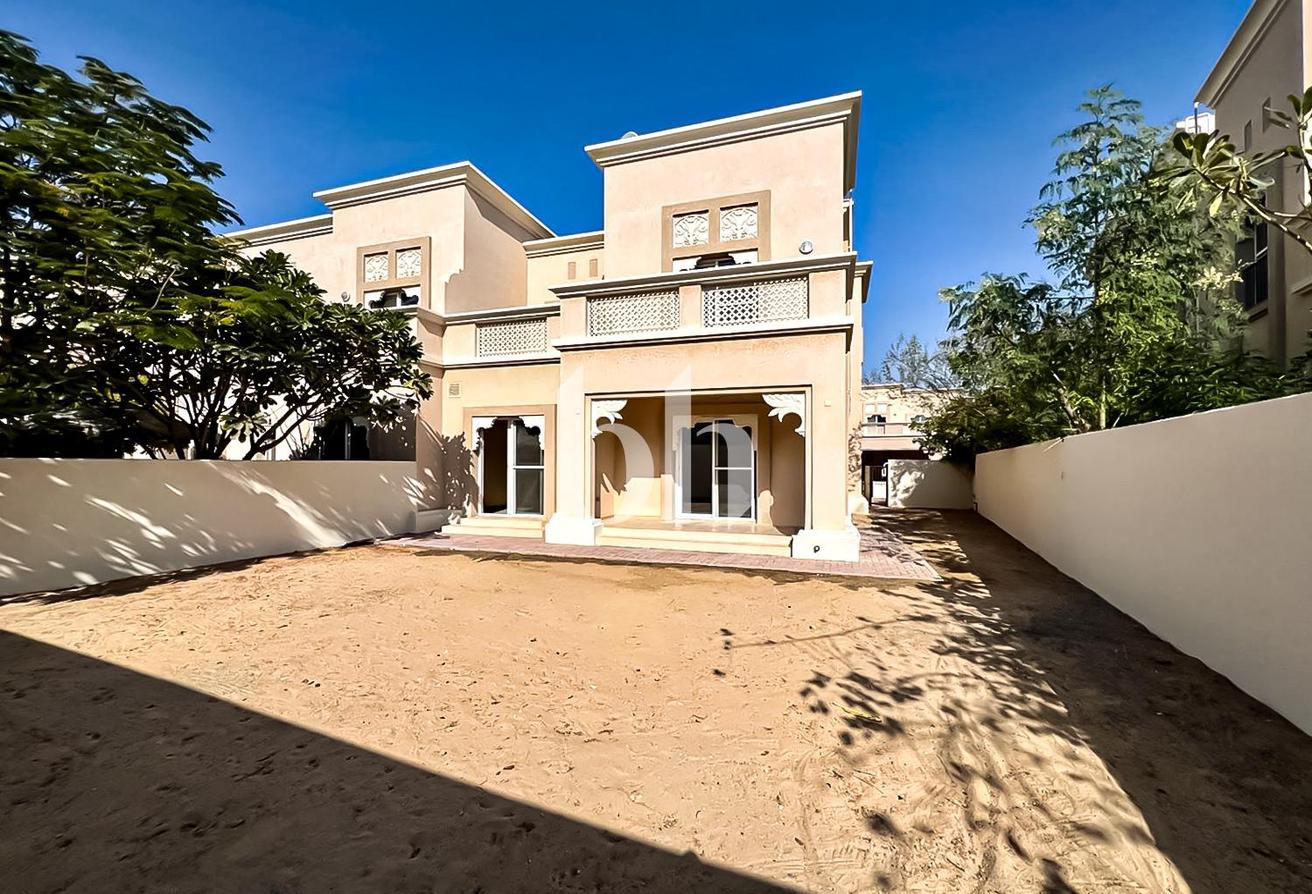 Spacious Unfurnished Villa Contemporary | Secured photo 8