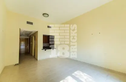 شقة - 1 حمام للايجار في المبنى 206 - طراز مغولي - ديسكفري جاردنز - دبي