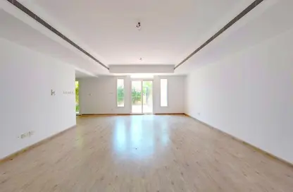 Villa - 3 Bedrooms - 3 Bathrooms for rent in Springs 2 - The Springs - Dubai