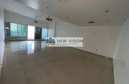 Apartment - 3 Bedrooms - 3 Bathrooms for rent in Lake Tower - Al Majaz 1 - Al Majaz - Sharjah