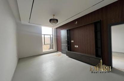 فيلا - 5 غرف نوم - 7 حمامات للايجار في الحليو 2 - الحليو - عجمان