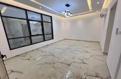 Half Floor - 3 Bedrooms - 3 Bathrooms for rent in Al Yasmeen 1 - Al Yasmeen - Ajman