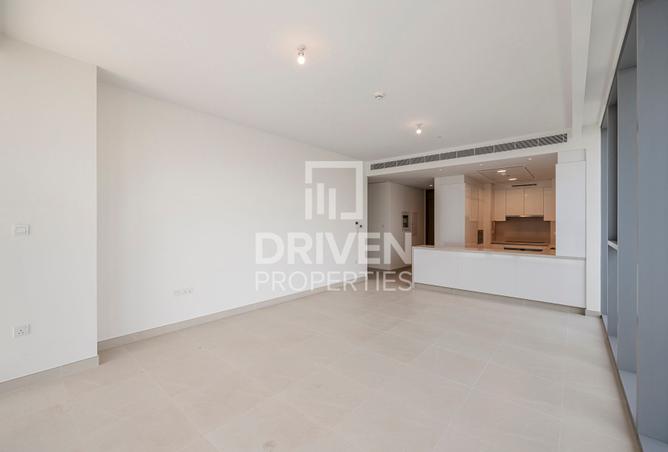 Bespoke Corner Apartment | Panoramic Canal View photo 3