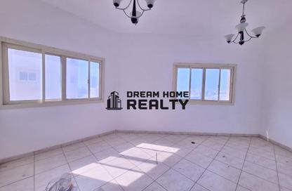 Apartment - 2 Bedrooms - 2 Bathrooms for rent in Al Khan - Sharjah