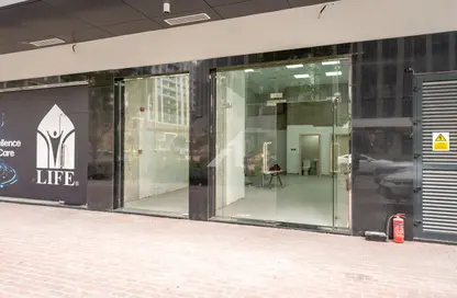 Retail - Studio - 1 Bathroom for rent in Karimian 3 - Jumeirah Garden City - Al Satwa - Dubai