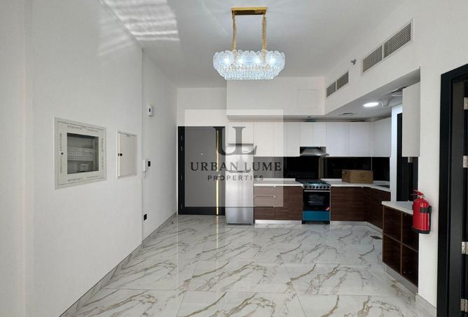 ONE BEDROOM / SEMI FURNISHED / VACANT