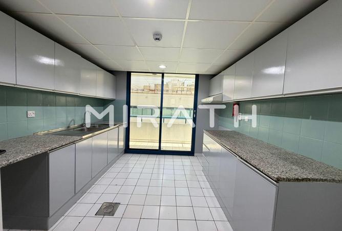 CHILLER & WATER FREE || SIMPLEX 3BHK WITH BACONY || CLOSE TO METRO