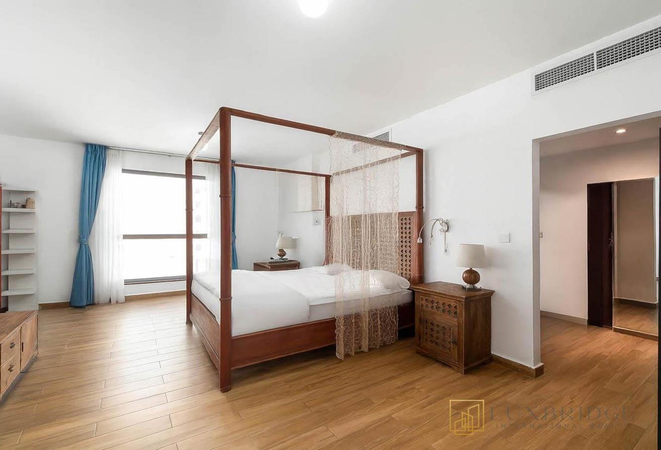 Fully Upgraded | Furnished | Vacant Now photo 5