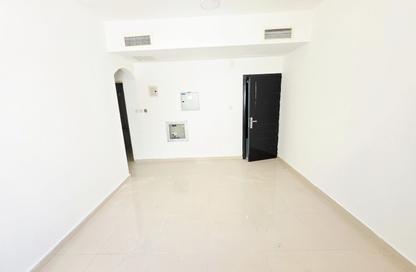 Apartment - 1 - 1 for rent in Fire Station Road - Muwaileh - Sharjah