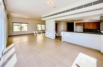 Villa - 4 - 5 for rent in Legacy Nova Villas - District 9 - Jumeirah Park - Dubai