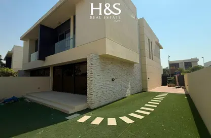 Villa - 3 Bedrooms - 4 Bathrooms for rent in Flora - Damac Hills - Dubai