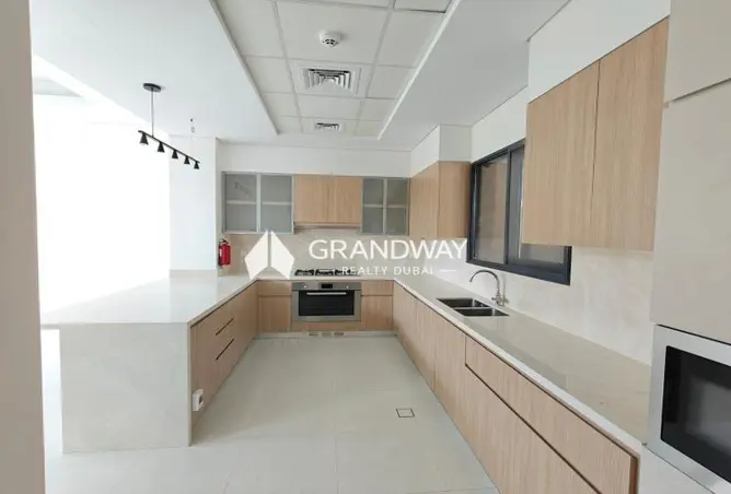 156923003 - Property Image 2