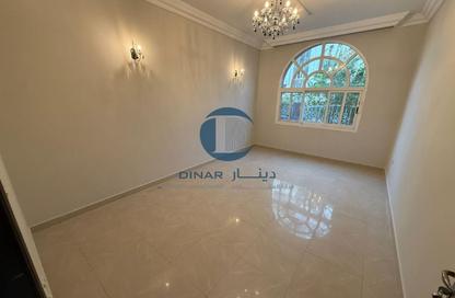 Apartment - 3 Bedrooms - 3 Bathrooms for rent in Al Nahyan - Abu Dhabi