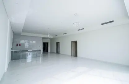 Villa - Studio - 5 Bathrooms for rent in Umm Suqeim 1 - Umm Suqeim - Dubai