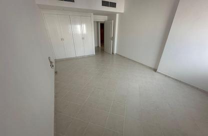 Apartment - 1 Bedroom - 1 Bathroom for rent in Crystal Plaza - Al Majaz 1 - Al Majaz - Sharjah