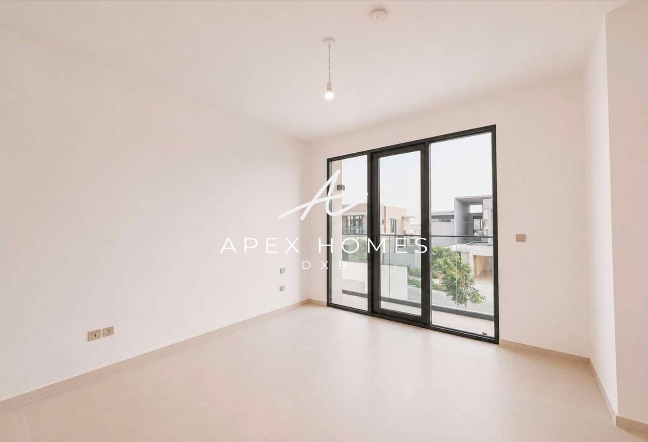 Brand New | Motivated Owner | Ready photo 8