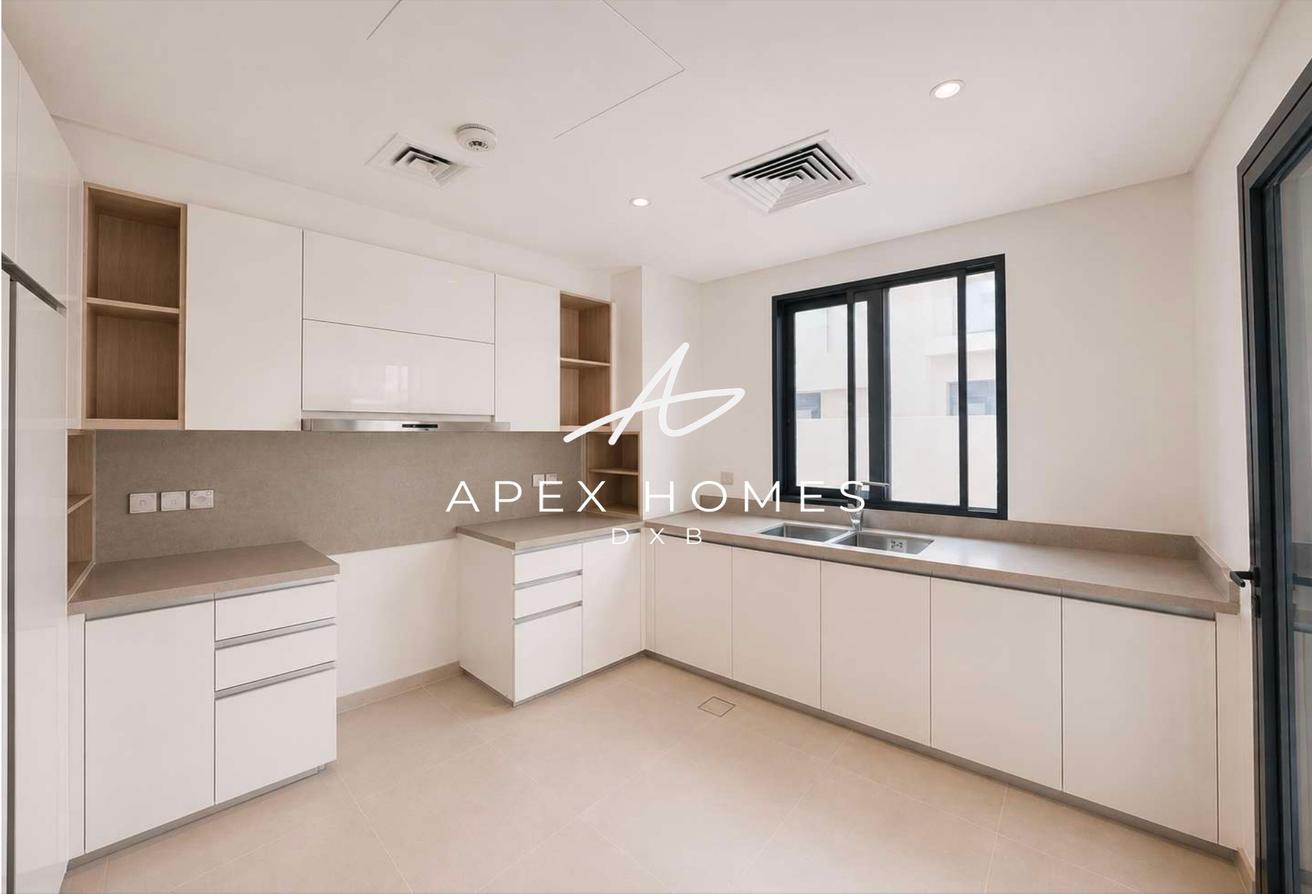 Brand New | Motivated Owner | Ready photo 12