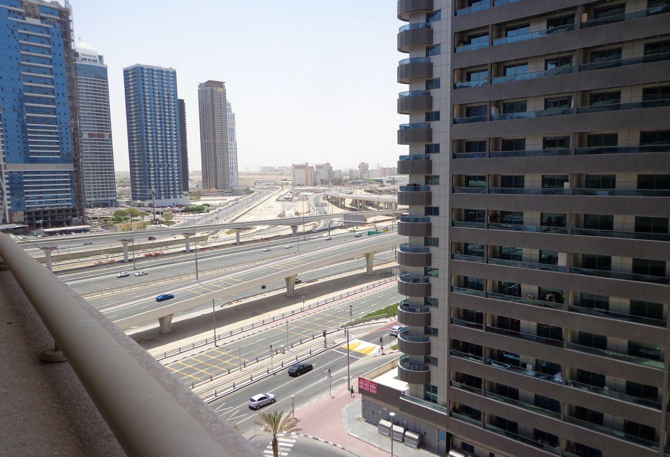 Next to Metro Furnished 1BR Dubai Marina photo 11