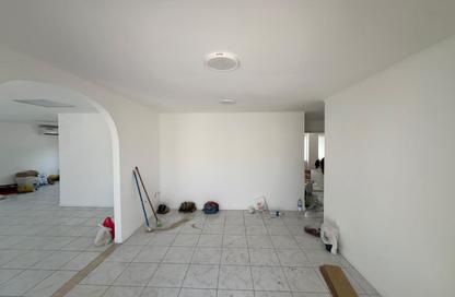 Villa - 4 - 4 for rent in Al Fisht - Al Heerah - Sharjah Villa - 4 - 4 for rent in Al Fisht - Al Heerah - Sharjah