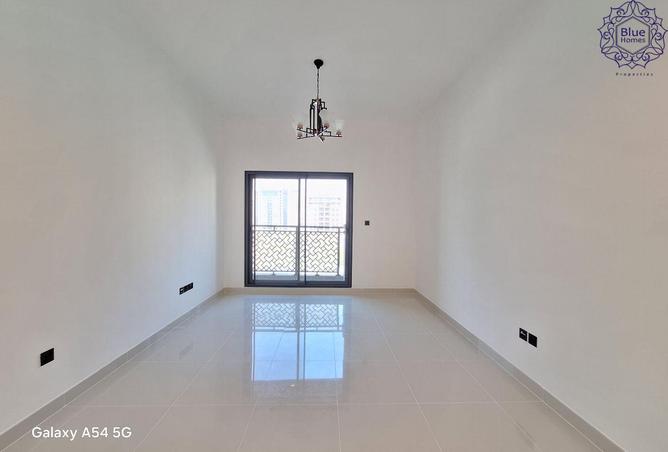 73113985 - Property Image 3